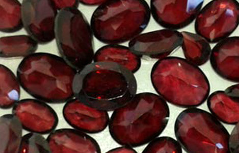 Oval-Cut-Garnet-Gemstone